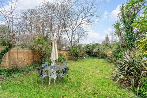 4 bedroom flat for sale, Avenue Road, Highgate N6