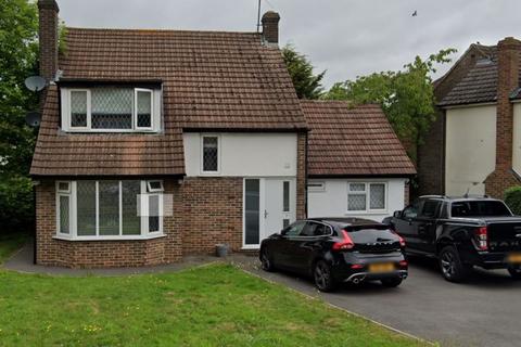 4 bedroom detached house to rent - Park Crescent, Elstree, Hertfordshire, WD6 3PT