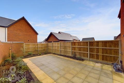 3 bedroom semi-detached house for sale - Reedcutters Avenue, Brundall, Norwich