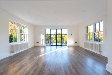 Little Coombe Woodend, Leatherhead, KT22 8LP