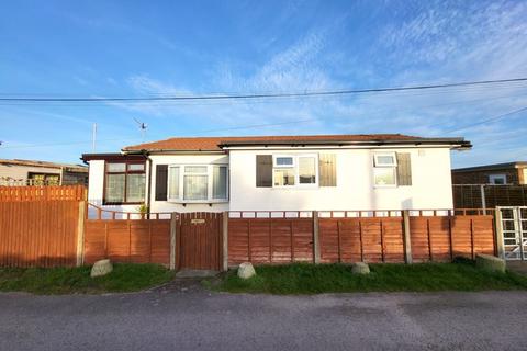 2 bedroom park home to rent, The Causeway, Selsey, Chichester