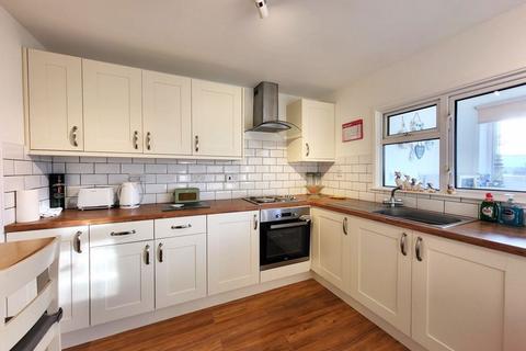 2 bedroom park home to rent, The Causeway, Selsey, Chichester