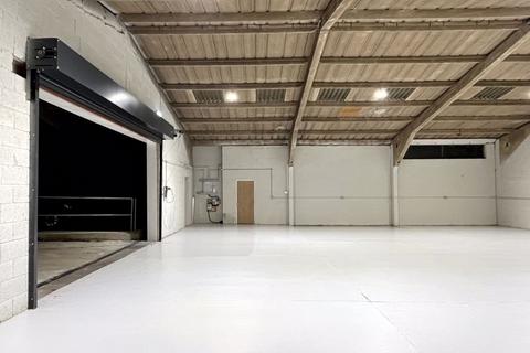 Warehouse to rent - RECENTLY REFURBISHED INDUSTRIAL / WAREHOUSING UNIT