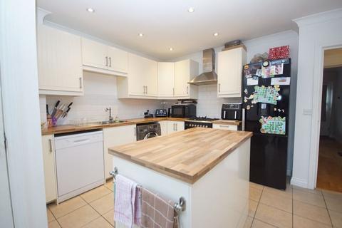 3 bedroom end of terrace house for sale, Darwin Close, Lee-On-The-Solent, PO13