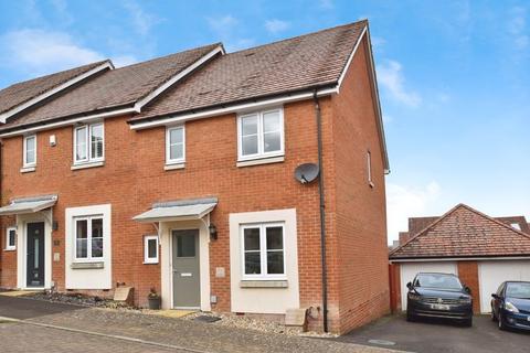 3 bedroom end of terrace house for sale, Flint Way, Salisbury                                                                                *VIDEO TOUR*