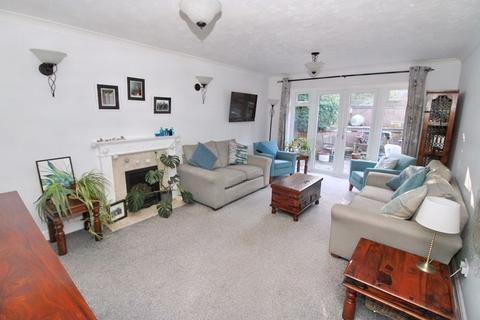43a Eastern Dene, Hazlemere, High Wycombe, HP15 7BS
