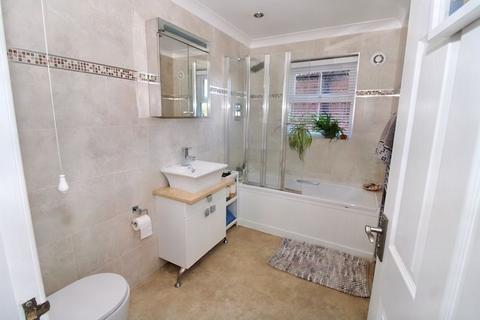 43a Eastern Dene, Hazlemere, High Wycombe, HP15 7BS