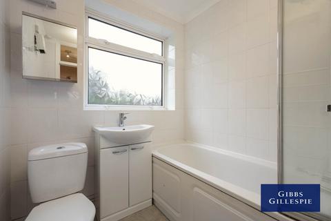 2 bedroom maisonette to rent, Chamberlain Way, Pinner