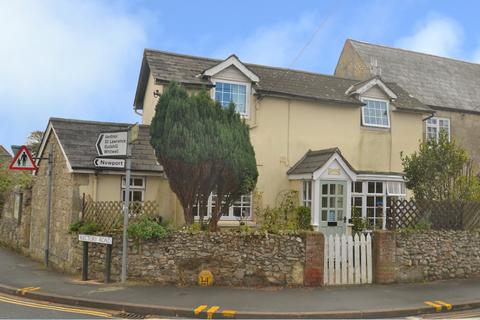 2 bedroom cottage to rent, High Street, Niton