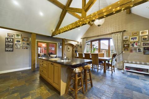 2 bedroom barn conversion for sale, Newport TF10