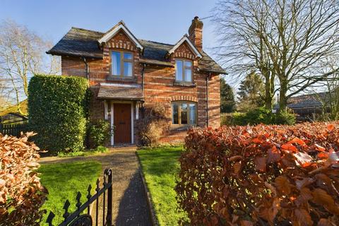 3 bedroom cottage for sale, Back Lane, Newport TF10