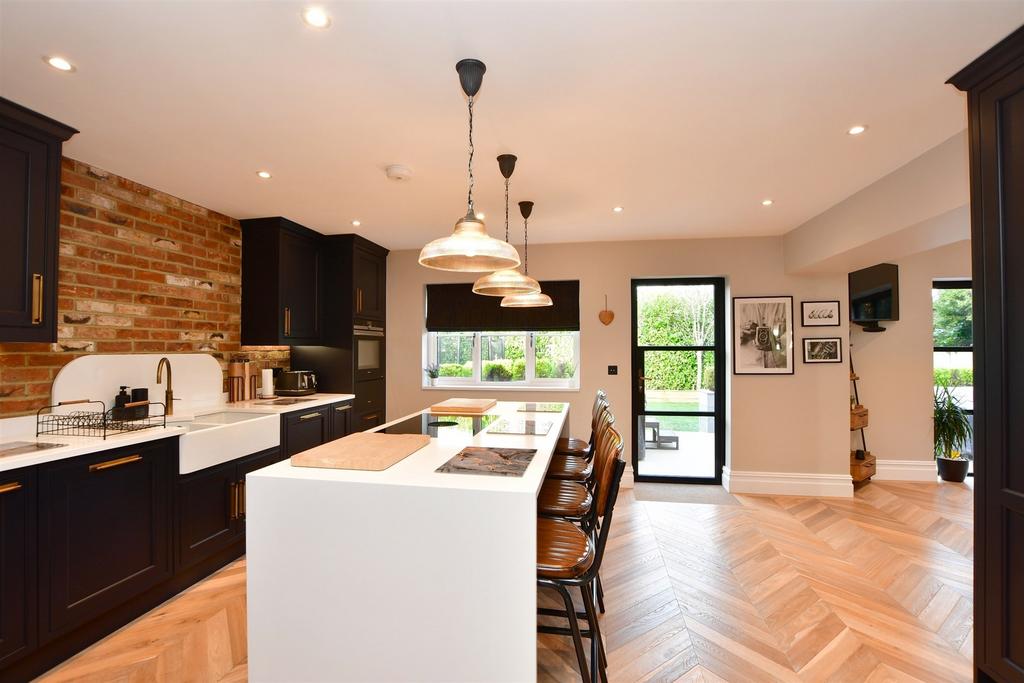 Kitchen/Breakfast Area