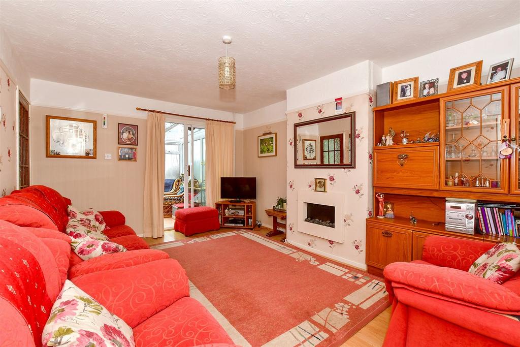 Sherwood Road, Tunbridge Wells, Kent 2 bed end of terrace house for