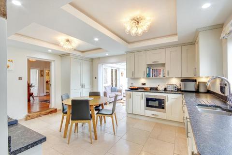 5 bedroom detached house for sale, Sissinghurst Road, Biddenden, Kent, TN27 8EH