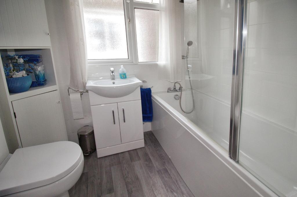 Main bathroom