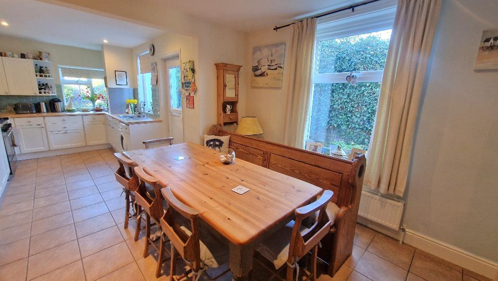 Steyne Road, Bembridge, Isle of Wight, PO35 5UL 3 bed semidetached