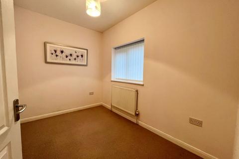 3 bedroom detached house to rent, Gladbeck Way, Enfield