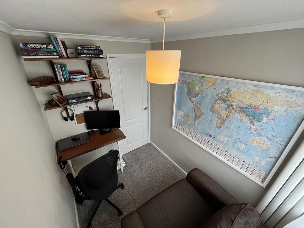 Bedroom 4/Office