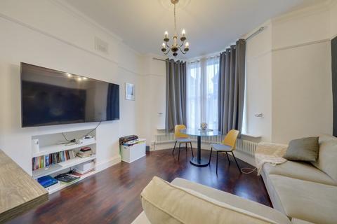 2 bedroom flat for sale, Mount Pleasant Road, Hither Green , London, SE13