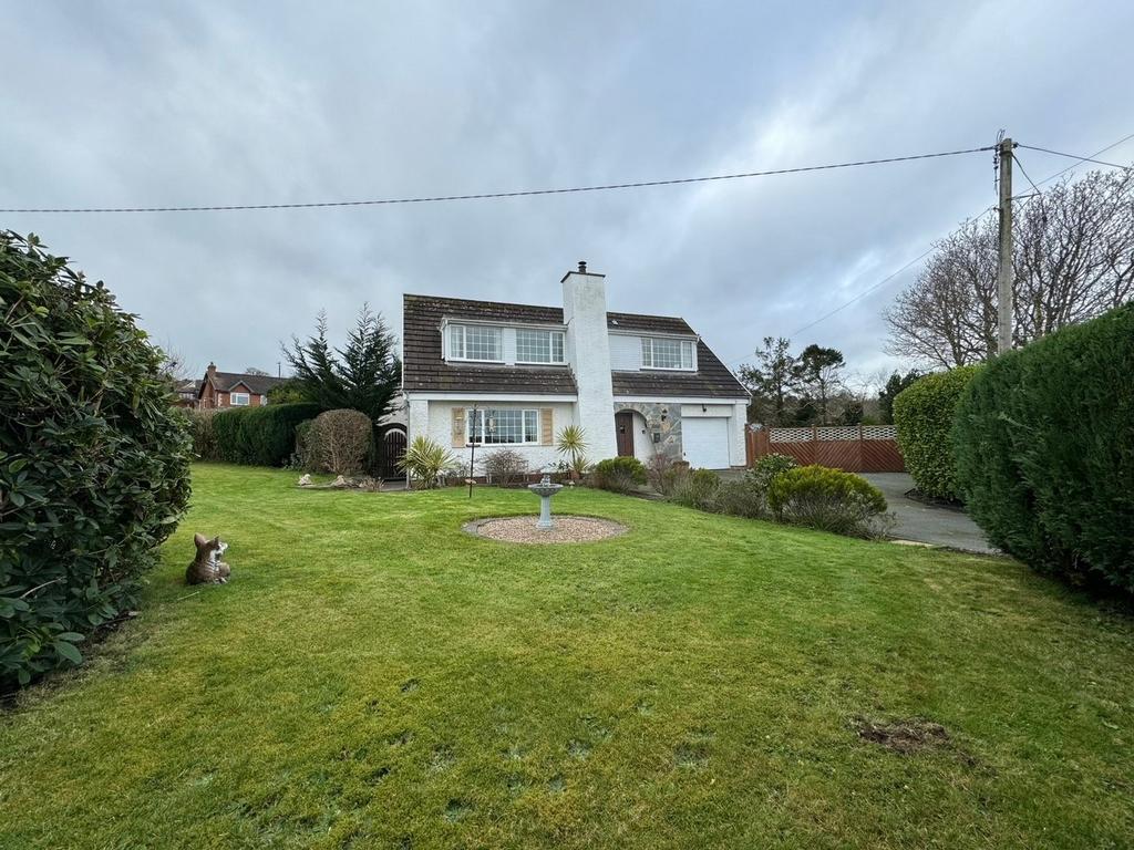 Aberporth, Cardigan, SA43 3 bed bungalow for sale £375,000