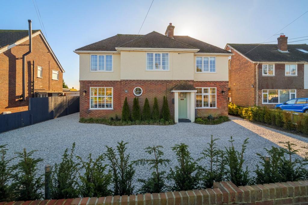 The Street, Hawkinge, Folkestone, CT18 5 bed detached house for sale