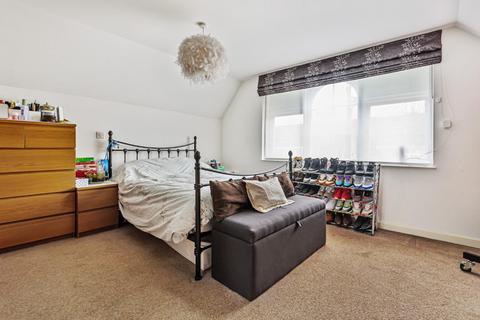 2 bedroom flat for sale, Central Avenue, Welling