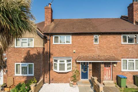 118 Alwold Crescent, London, SE12 9AH