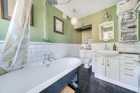 118 Alwold Crescent, London, SE12 9AH