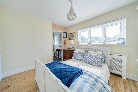118 Alwold Crescent, London, SE12 9AH