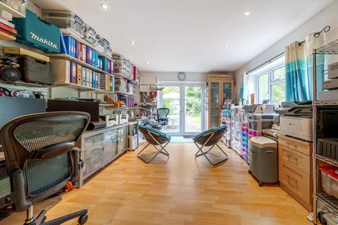 15 Great Thrift, Petts Wood, Orpington, BR5 1NE