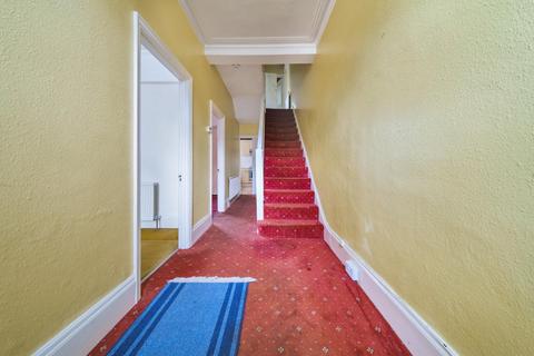29 Arngask Road, London, SE6 1XY
