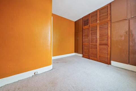 29 Arngask Road, London, SE6 1XY