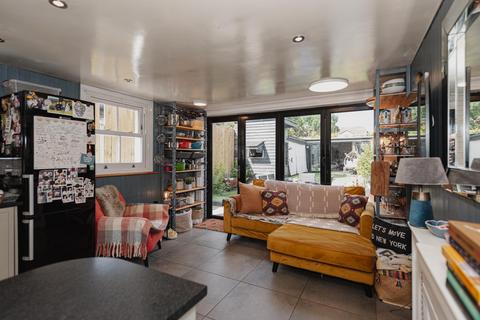 21 Avern Road, West Molesey, KT8 2JB