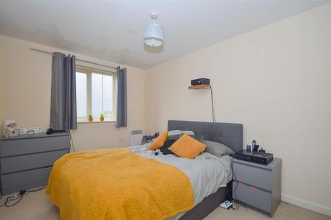2 bedroom apartment for sale, Lapwing View, Wakefield WF4