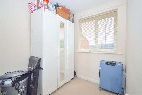 2 bedroom apartment for sale, Lapwing View, Wakefield WF4