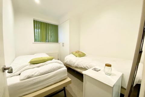 11 The Willows, Claygate, Esher, KT10 0PR