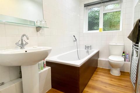11 The Willows, Claygate, Esher, KT10 0PR