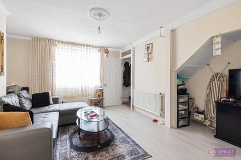 8 Barnard Road, Enfield, EN1 3QA