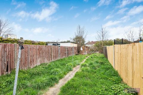 8 Barnard Road, Enfield, EN1 3QA