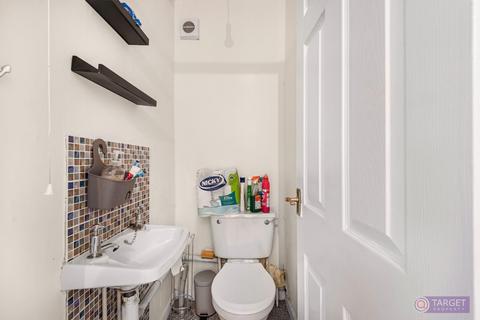 8 Barnard Road, Enfield, EN1 3QA
