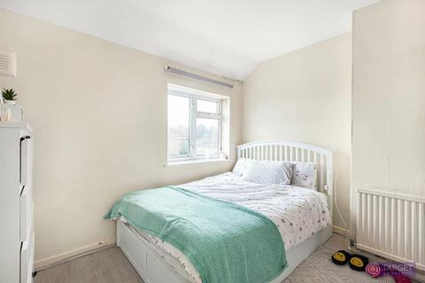 8 Barnard Road, Enfield, EN1 3QA