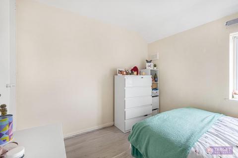 8 Barnard Road, Enfield, EN1 3QA