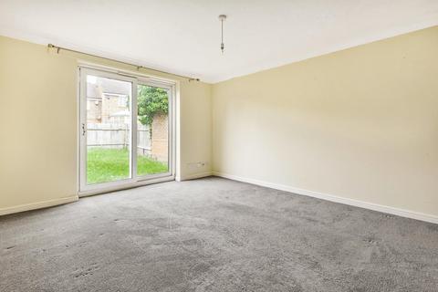 4 Troon Close, London, SE28 8QG