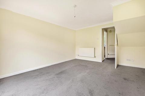 4 Troon Close, London, SE28 8QG