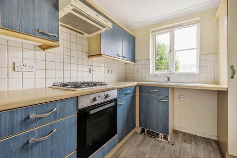 4 Troon Close, London, SE28 8QG