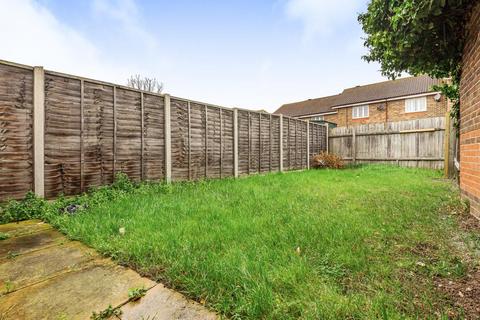 4 Troon Close, London, SE28 8QG