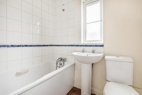 4 Troon Close, London, SE28 8QG