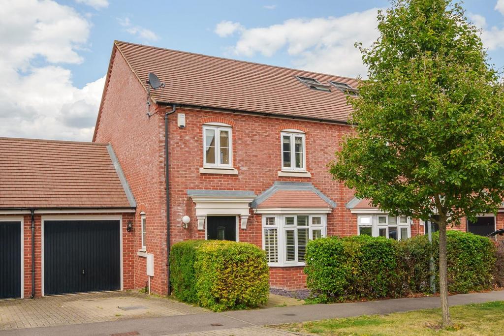 Waratah Drive, Chislehurst 3 bed semidetached house £599,950