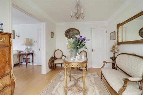 5 bedroom house for sale - Hayward Road, Thames Ditton