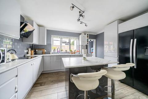 12 Littlejohn Road, Orpington, BR5 2BX